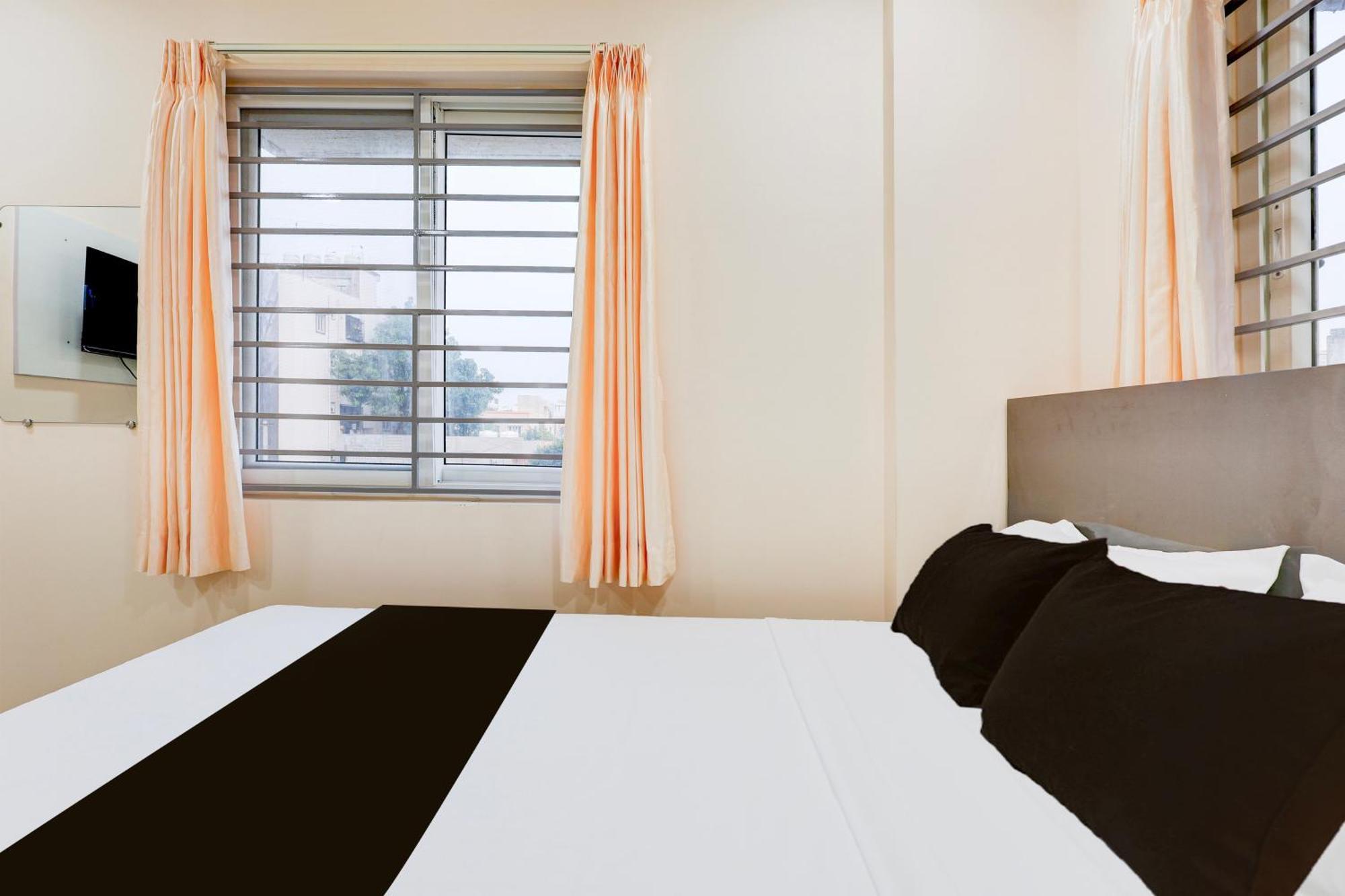 Super Townhouse Mvp Sector With Kailasagiri Hill View Pedda Waltair Экстерьер фото