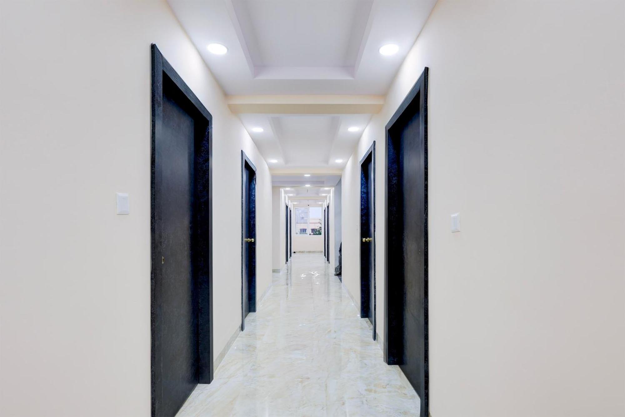 Super Townhouse Mvp Sector With Kailasagiri Hill View Pedda Waltair Экстерьер фото